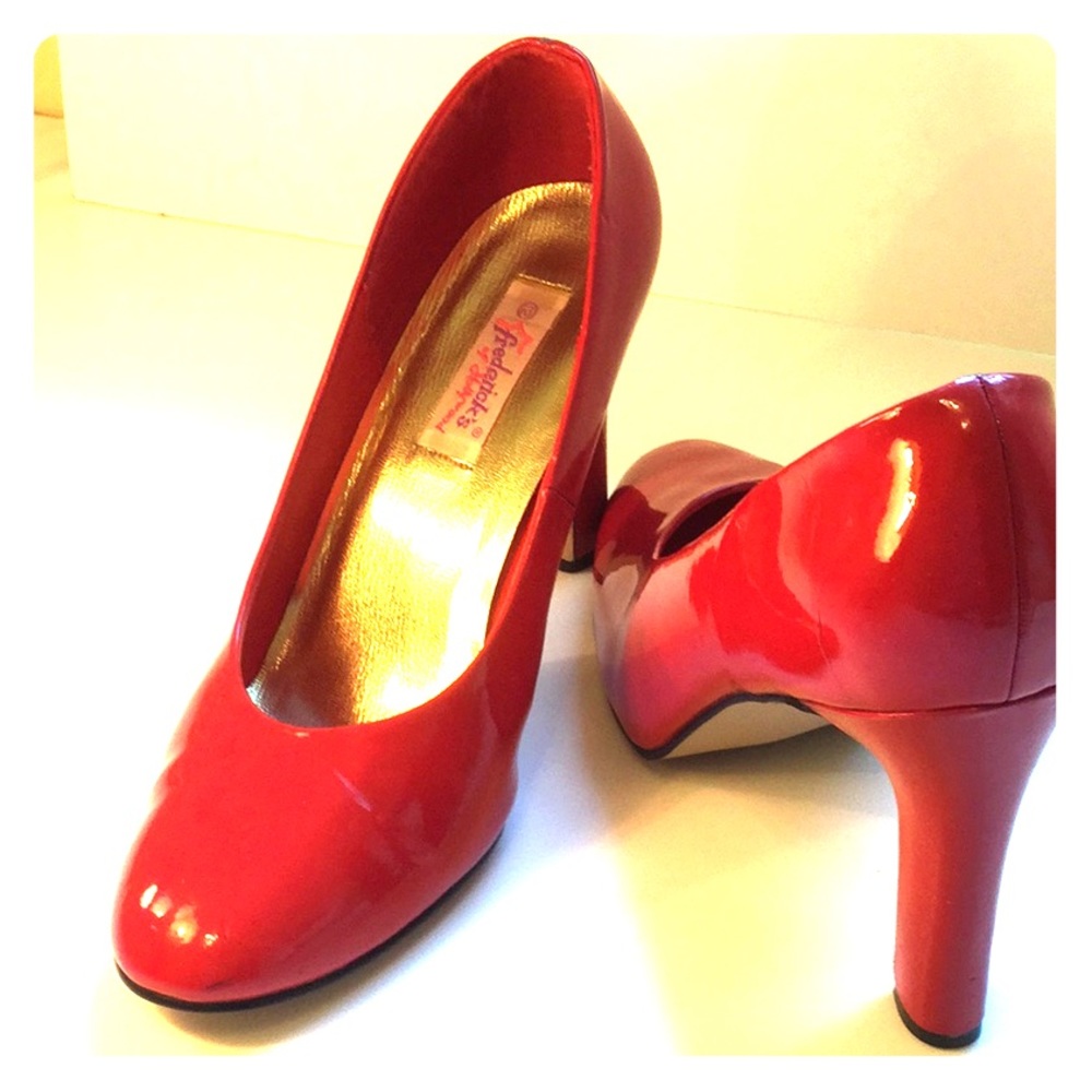 “Frederick’s” Retro-style (MM) High-heel pumps.